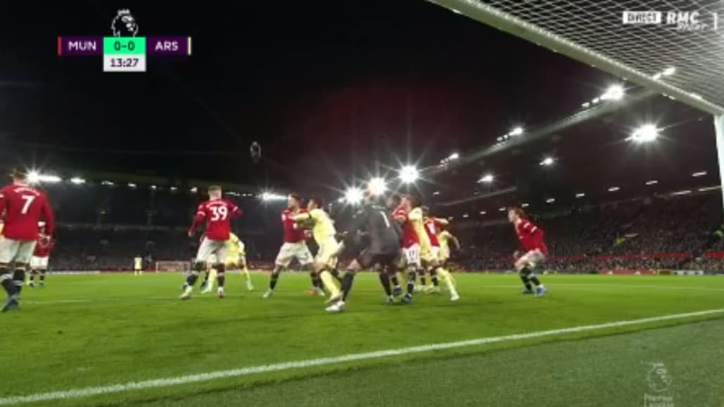 MU-Arsenal : la semelle de Fred sur De Gea MU-Arsenal : la semelle de Fred sur De Gea