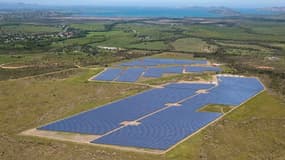 Total Quadran a mis en service au nord de Nouméa en Nouvelle-Calédonie, la centrale Hélio Boulouparis 2, plus grande centrale solaire avec stockage sur batteries, de l’Outre-Mer.