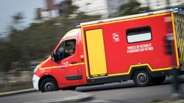Les sapeurs-pompiers ont été appelés pour prendre en charge l'enfant "en état de mort cérébrale", qui est décédé peu après son arrivée au CHU de Rennes