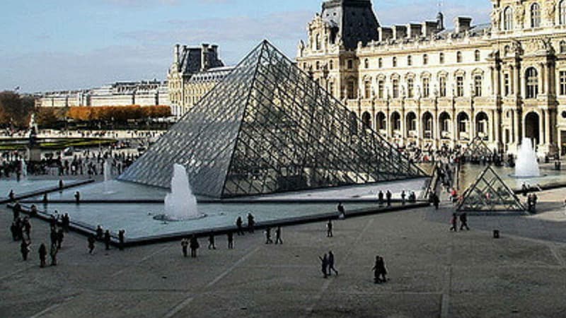Le Louvre fermera ses portes vendredi, le temps d'évacuer les oeuvres du musée en réserve.