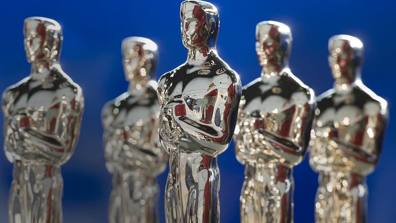 Des statuettes des Oscars 