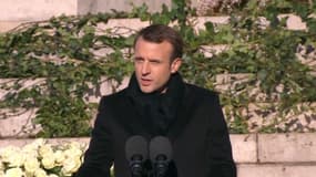 Emmanuel Macron prononce l'éloge éloge funèbre à Johnny Hallyday le samedi 9 décembre à Paris