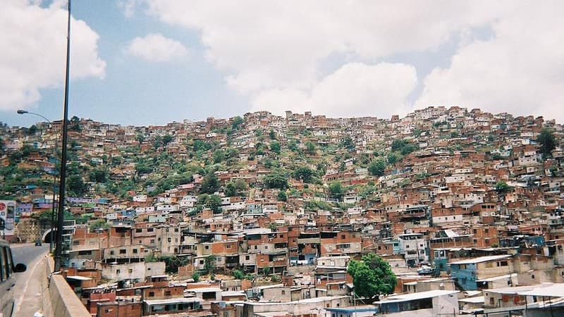 Ces femmes qui construisent des maisons au Venezuela
