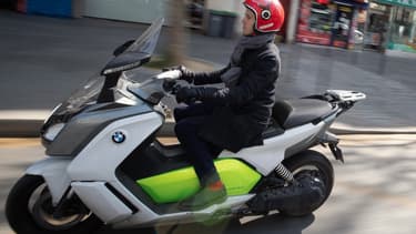 Pour piloter un scooter électrique quelques règles sont à observer