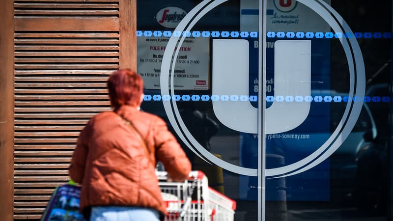 Une femme entre le 26 mars 2019 à Savenay, dans un méga magasin de la société de distribution Hyper U. (Illustration)