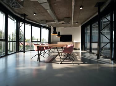L'activité des bureaux a retrouvé des couleurs au second semestre 2021 selon le bilan de Knight Frank.