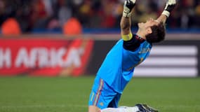 Iker Casillas lors du sacre espagnol au Mondial 2010 - AFP