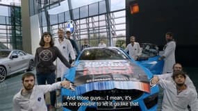 Le groupe Scientist Rebelion a mené une action au showroom BMW à Munich.
