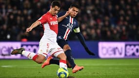 Ben Yedder devant Thiago Silva