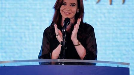 La présidente sortante Cristina Fernandez a été confortablement réélue dimanche en Argentine, portée par les succès de sa politique économique, son caractère bien trempé et la compassion que lui a attiré la mort de son mari. /Photo prise le 23 octobre 201
