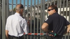 L'entrée d'un lycée marseillais a été défoncée par une voiture bélier.