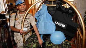 Un membre de la Mission d'observation des Nations unies en Syrie, dans un hôtel de Damas, après avoir quitté la province de Homs. La plupart des observateurs militaires de l'Onu ont quitté le territoire syrien au terme d'une mission de quatre mois qui s'e