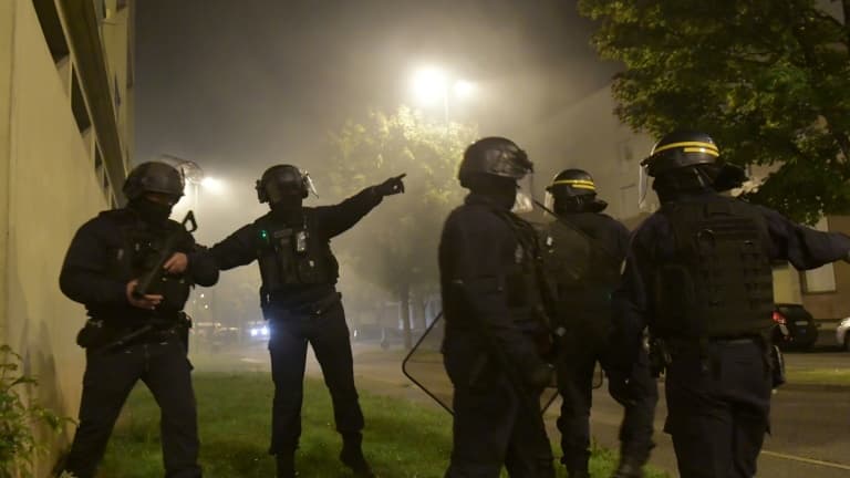 Des CRS patrouillent le quartier de Perseigne à Alençon, le 29 septembre 2022 (Photo d'illustration)