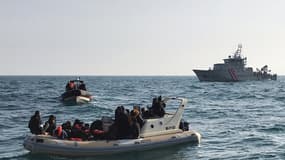 Des migrants secourus dans la Manche en février 2019