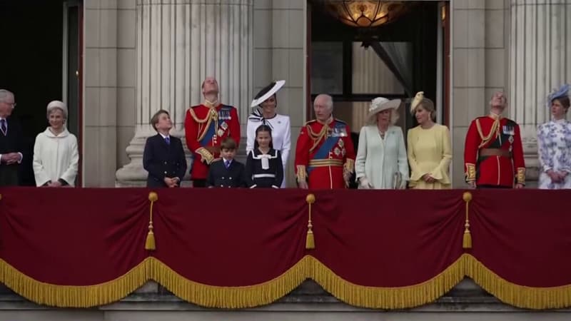 Trooping the colour: la famille royale apparaît au balcon de Buckingham