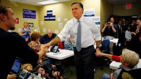 Le candidat républicain Mitt Romney a remporté l'Etat du Kentucky qui compte huit grands électeurs lors de l'élection présidentielle américaine mardi, selon des projections de la chaîne CNN. /Photo prise le 6 novembre 2012/REUTERS/Brian Snyder