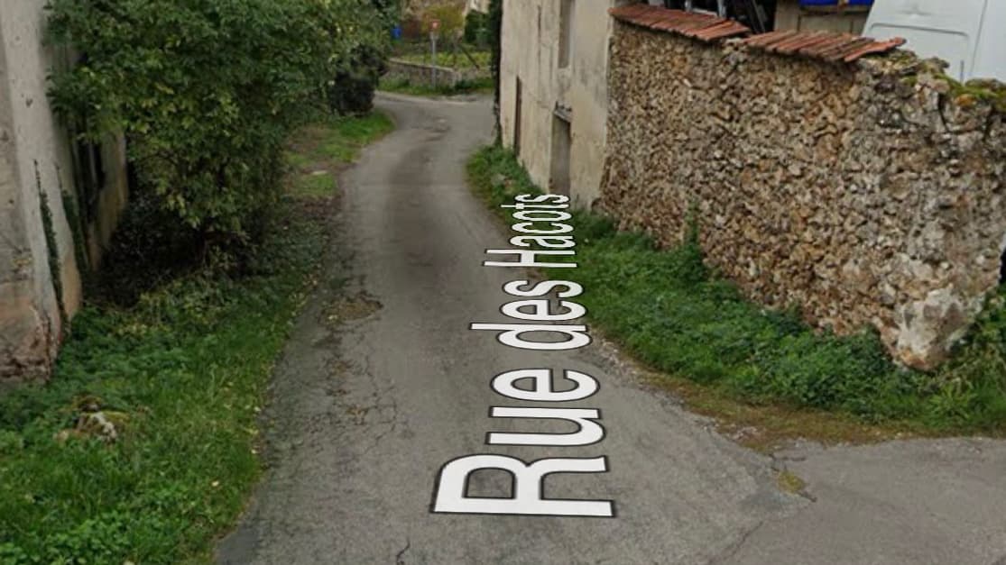 La rue des Harcots avant les inondations.