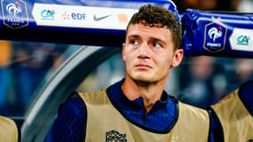 Benjamin Pavard, sur le banc avec l'équipe de France