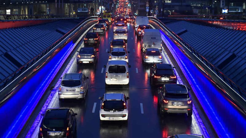 Pour décongestionner son centre-ville, Bruxelles veut imposer une nouvelle taxe à l’usage sur les déplacements en voiture. 