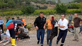 Plusieurs personnes, dont des touristes français, ont été blessées jeudi dans une collision entre un autocar et une voiture près de la station balnéaire d'Antalya dans le sud de la Turquie. /Photo prise le 28 octobre 2010/REUTERS/Mehmet Cakmak/Anatolian