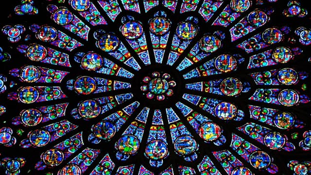 La rosace du transept sud de la cathédrale de Notre-Dame, en 2011