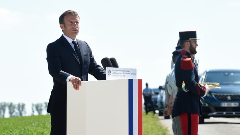 Emmanuel Macron à La-Ville-aux-Bois-les-Dizy, dans le Nord de la France, le 17 mai 2020 pendant une cérémonie commémorative de la bataille de Montcornet. 
