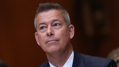 Le ministre américain des transports, Sean Duffy, témoigne devant la sous-commission des transports, du logement et du développement urbain de la commission sénatoriale des crédits, le 15 mai 2025, à Washington D.C. (États-Unis).