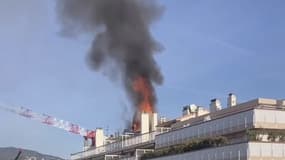 Un feu s'est déclaré ce lundi 29 janvier dans un appartement à Nice.