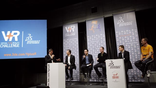 Le chiffre d'affaires réalisé dans les services a progressé de 46%, reflétant l''intégration en 2014 d'acquisitions dont les services constituent une part importante de l'activité.