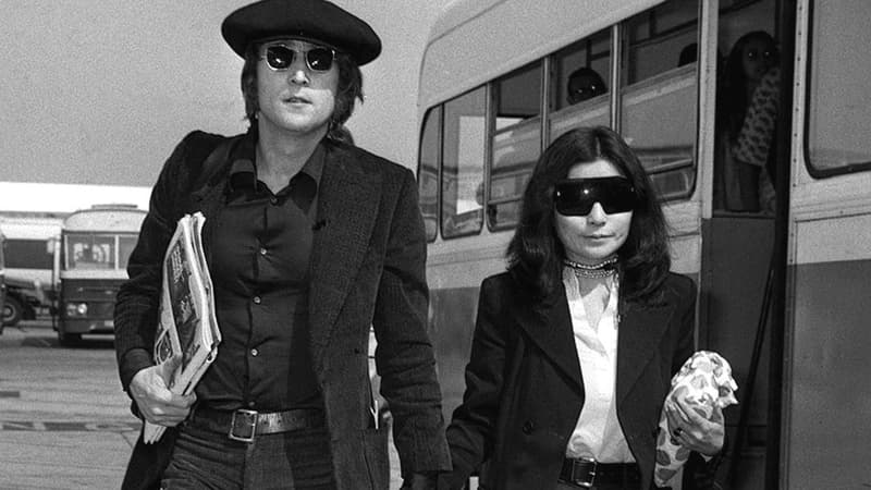John Lennon et sa femme Yoko Ono en 1971 à Londres