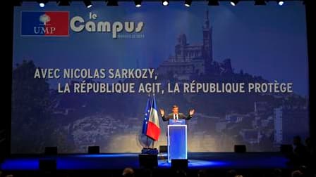 François Fillon s'est déclaré dimanche prêt à voir son plan de réduction des déficits publics amendé mais à condition que le volume global des efforts demandés et leur équilibre ne soient pas remis en cause. "Rien n'est tabou et rien n'est abandonné", a d