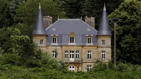 Le château de Sautou, ancienne propriété de Michel Fourniret, photographié en 2004