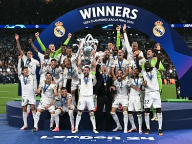 Les joueurs du Real Madrid soulèvent la Ligue des champions, le 1er juin 2024.