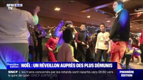 À Paris, aux pieds de la tour Eiffel, le Secours Catholique fête Noël sur six péniches avec les plus démunis 