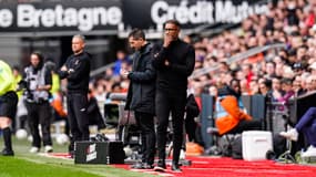 Habib Beye (avec Luis Enrique en arrière-plan) lors du match Rennes-PSG (1-4, L1), le 8 mars 2025