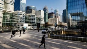 Le parvis de la Défense, un quartier situé sur les territoires des communes de Puteaux, Courbevoie, Nanterre et La Garenne-Colombes, le 23 mars 2021