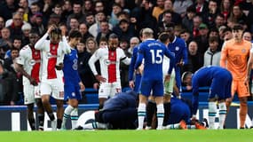 César Azpilicueta lors de sa sortie du terrain