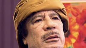 Le colonel libyen Mouammar Kadhafi est sorti de son silence pour narguer l'Otan et affirmer qu'il se trouvait en un lieu tenu secret et inaccessible aux avions de l'Alliance atlantique. /Photo d'archives/REUTERS/Huseyin Dogan