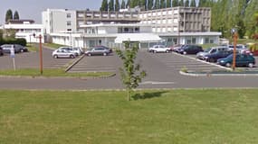 Le parking du centre hospitalier de Luynes, près de Tours, où un homme atteint d'un cancer s'est suicidé.