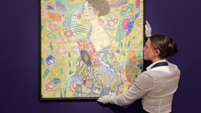 "La Dame à l'éventail" de Gustav Klimt