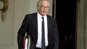 François Rebsamen, le ministre du Travail, a annoncé la création d'une aide aux chômeurs de plus de 60 ans en attente de leur retraite.