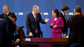 Mircea Geoana, secrétaire général adjoint de l'OTAN et Annalena Baerbock, ministre allemande des Affaires étrangères, le 15 mai à Berlin. 