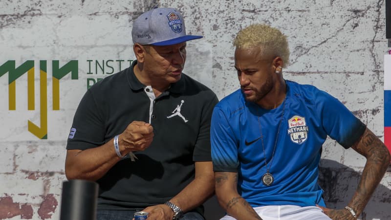 Neymar Sr et Neymar Jr, à Praia Grande (Brésil) le 13 juillet 2019