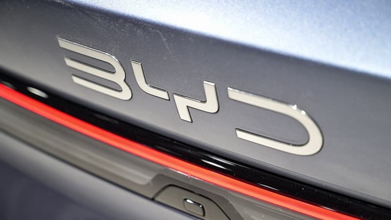 BYD promet de recharger sa voiture électrique en 5 minutes: pourquoi "c'est crédible" mais limité?