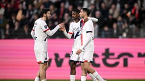 Khvicha Kvaratskhelia, Ousmane Dembélé et Achraf Hakimi lors de Rennes-PSG (1-4, L1), le 8 mars 2025