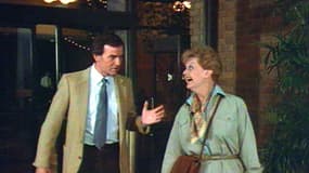 Robert Hogan et Angela Lansbury dans "Arabesque" en 1984.