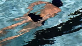 Un nageur dans une piscine (photo d'illustration)