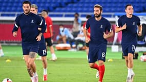 André-Pierre Gignac, Lucas Tousart et Florian Thauvin avec l'équipe de France de foot aux JO de Tokyo, le 28/07/2021