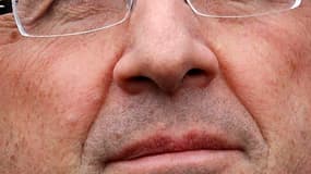 Le candidat socialiste à l'élection présidentielle, François Hollande, a écrit aux participants de la primaire qu'il a remportée le 16 octobre pour leur demander d'être "les artisans" de sa victoire en 2012. /Photo prise le 19 décembre 2011/REUTERS/Stépha