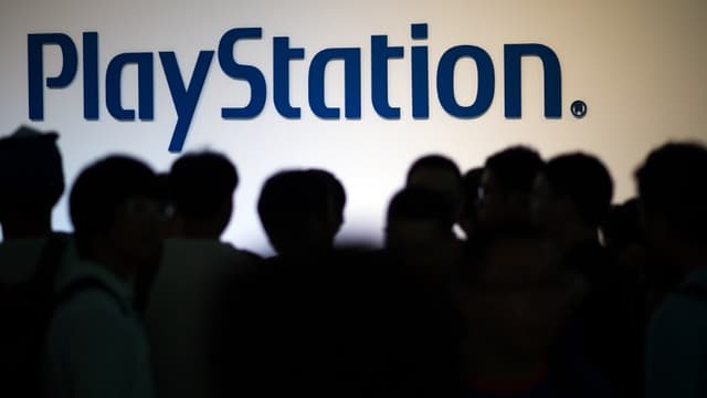 "Dimanche, des attaques DDOS massives ont mis à mal les serveurs de jeux vidéo du Playstation Network, de Xbox Live, et de Battle.net (World of Warcraft et Diablo)" explique le site Numerama